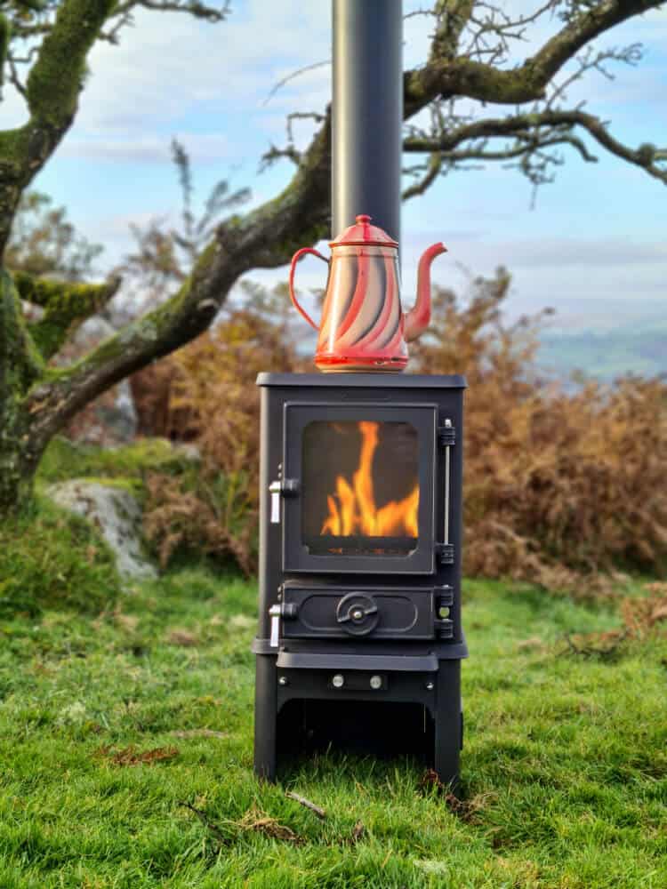 The Hobbit SE’s excellent performance combined with its traditional, yet elegant styling, and its superb value for money, has led to our little stove finding its home in countless amazing small spaces and tiny homes. 